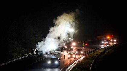 Autobrand-snelweg-A2-bij-Weert-2