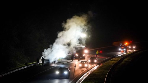 Autobrand-snelweg-A2-bij-Weert-2