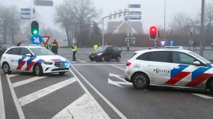 Autos-botsen-op-kruising-Randweg-Zuid-Lindenstraat-Nederweert-1