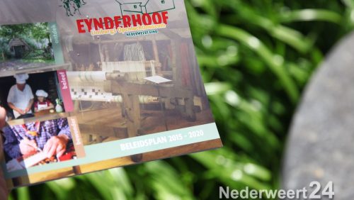 Beleidsplan Eynderhoof aangeboden aan Burgemeester