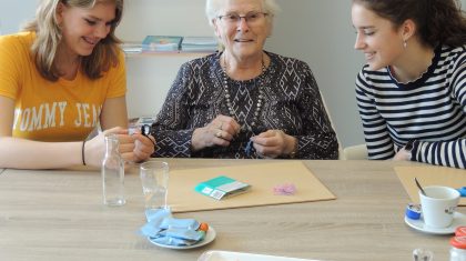 Bijzondere-ontmoeting-tijdens-Crea-middag-Nederweert