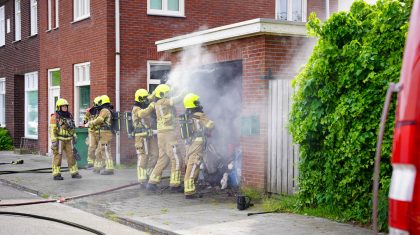 Brand-in-garage-naast-woning-aan-Industriekade-Weert-9