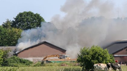 Brand-stal-met-hooiopslag-Vaarselstraat-Someren-4