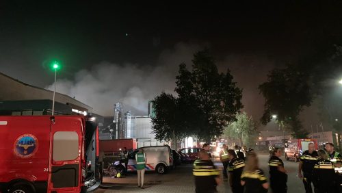 Brandweer-Nederweert-assisteert-bij-zeer-grote-brand-in-Venray