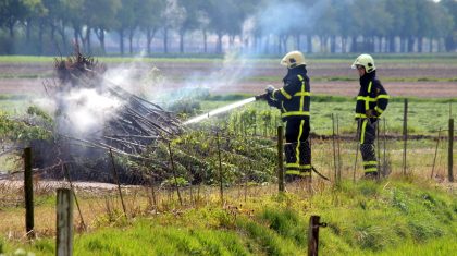 Brandweer-blust-2-kleine-brandjes-005