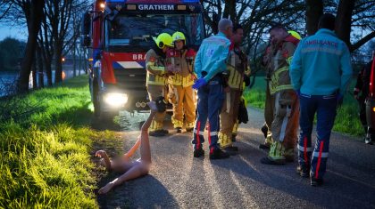 Brandweer-vist-pop-uit-kanaal-Wessem-Nederweert-9