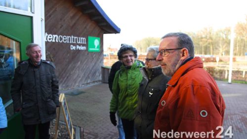 1,5 miljoenste bezoeker buitencentrum de Pelen in Ospel worden verwelkomd door Gedeputeerde Patrick van der Broeck, Burgemeester Henk Evers en beheerster van Buitencentrum de Pelen Marijke Vaes-Schroën