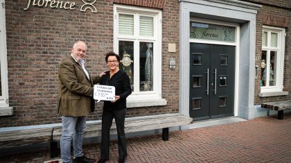 Cheque-voor-DSO-door-ijssalon-Florence-Nederweert-1