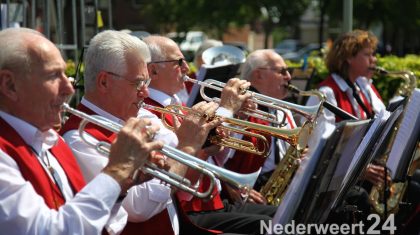 Coconblazers treden op voor Lei Weekers