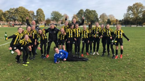 Dames-onder-17-van-MerefeldiaEindse-Boys-promoveren-naar-1e-klasse