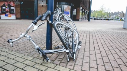 Fiets-onder-vrachtwagen-Nederweert-2