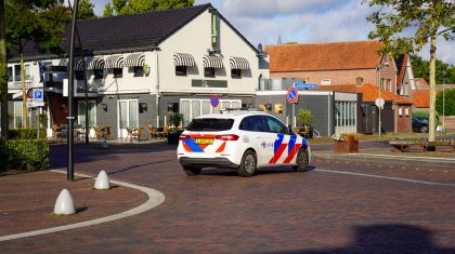 Fietsster-gewond-na-aanrijding-met-bestelbusje-op-kruising-St