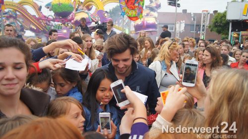 Ruud Feltkamp, bekend GTST, bezoekt Ospel Kermis