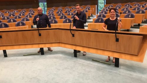 Gezin-Tullemans-op-bezoek-in-de-Tweede-Kamer