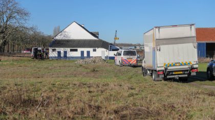 Hennepkwekerij-aangetroffen-boerderij-Roermondseweg-Weert-4