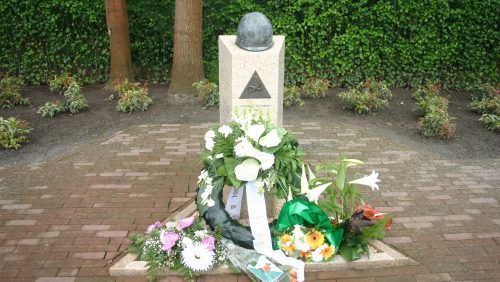 Herdenking-Amerikaans-monument-in-Ospel