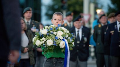 Herdenking-bevrijding-Weert-en-onthulling-Verzetsmonument-Suffolkmonument-19