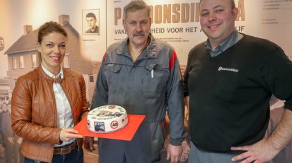 Jan-40-jaar-in-dienst-bij-Autobedrijf-van-Nieuwenhoven-Nederweert-Eind-3