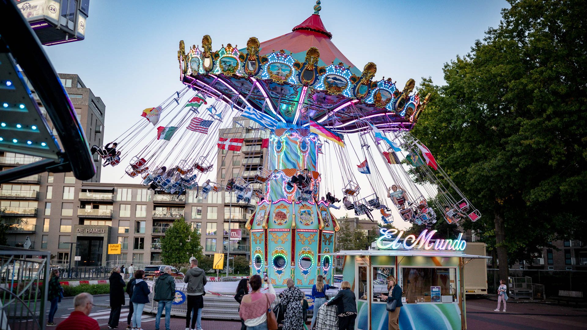 Kermismis-tijdens-Weert-Kermis-2023-met-Deken-Franken-Johan-Horst-13