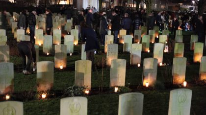 Lichtjes-op-oorlogsgraven-in-Nederweert-18