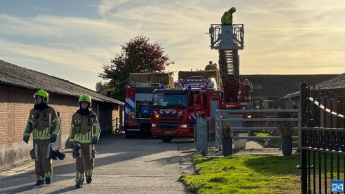 Man-klem-onder-strobaal-Weijerkesweg-Weert-4