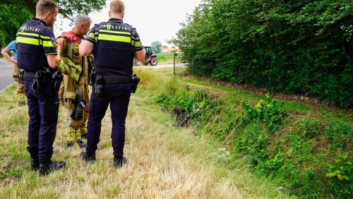 Man-onder-grasmaaier-Booldersdijk-Nederweert-2