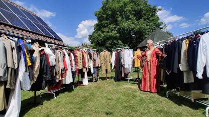 Maria-met-alle-kleding