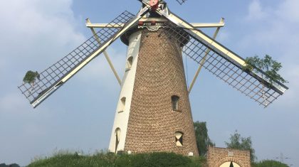 Molen-in-vreugdestand-100-jarig-bestaan-Kapel-op-het-Schoor-e1465583761761