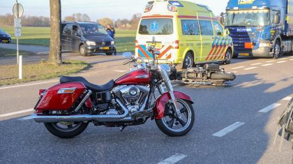 Motorrijders-ten-val-Dorpsstraat-Leveroy-5