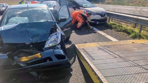 Ongeval-A2-Grathem-drie-personenautos-1