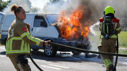 Ongeval-brandende-bus-Hoofstraat-Nederweert-2