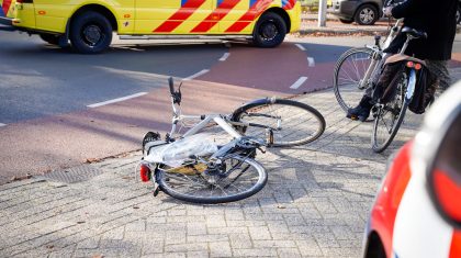 Ongeval-fietser-rotonde-Maaspoort-Graafschap-Hornelaan-2