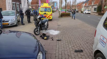 Ongeval-scooter-auto-Roermondseweg-Weert-1