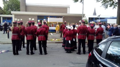 Ook-de-parochie-Ospel-beeindigt-Sacramentsprocessie