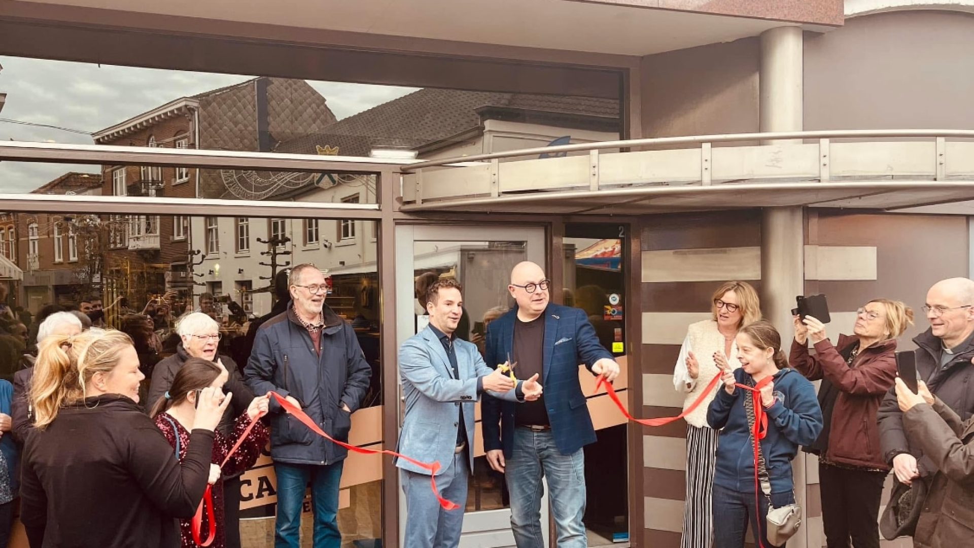 Opening-Brouwcafe-Weert-en-verkoop-Martinus-Tupke