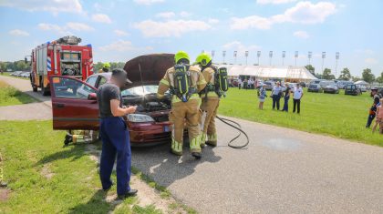 Overhitte-auto-Kruisstraat-Nederweert-Eind-2