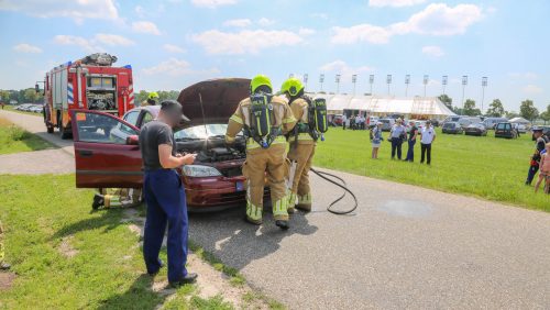 Overhitte-auto-Kruisstraat-Nederweert-Eind-2