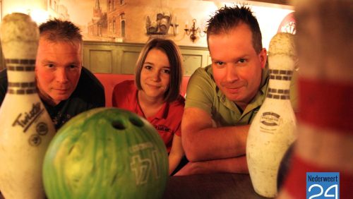 Paul-Paul-en-Neeltje-starten-Bowlingbaan-Nederweert