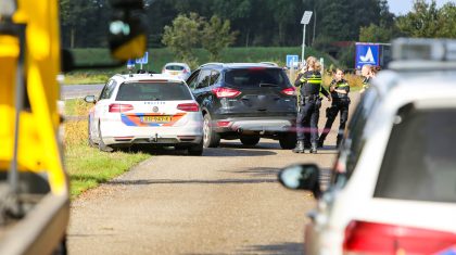 Politie-lost-waarschuwingsshoten-in-Weert-Eindhovenseweg-1