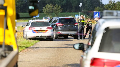 Politie-lost-waarschuwingsshoten-in-Weert-Eindhovenseweg-1