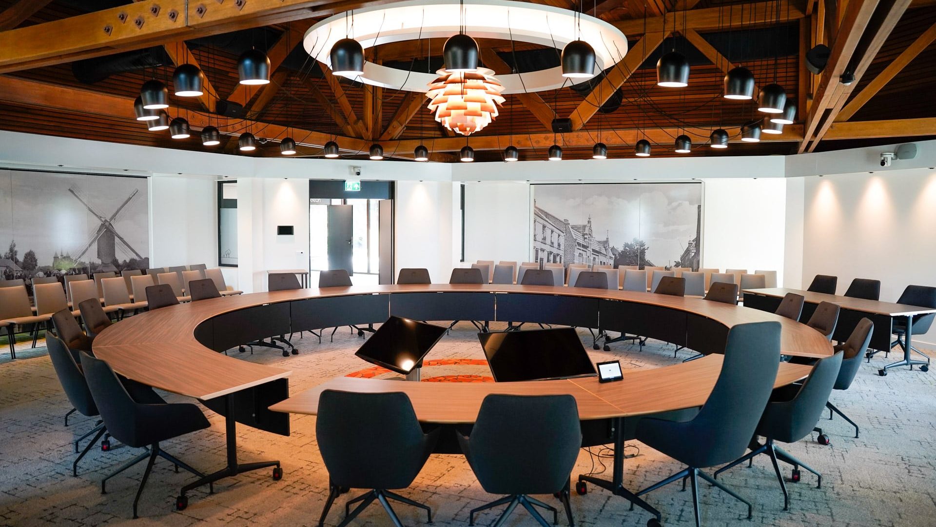 Raadszaal-gemeentehuis-Nederweert-2