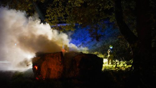 Rollen-gemaaid-gras-in-brand-op-de-Wessemerdijk-2