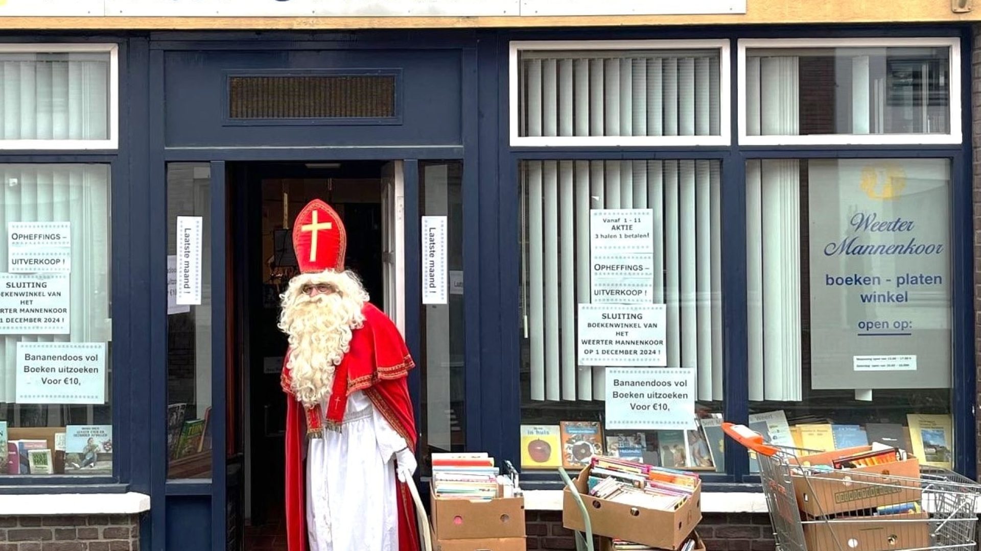 Sint in boekenwinkel