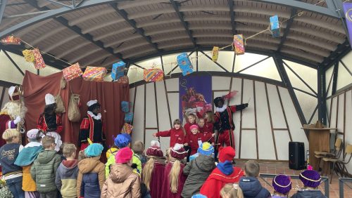 Sinterklaasintocht-in-Nederweert-Eind-weer-groot-succes5