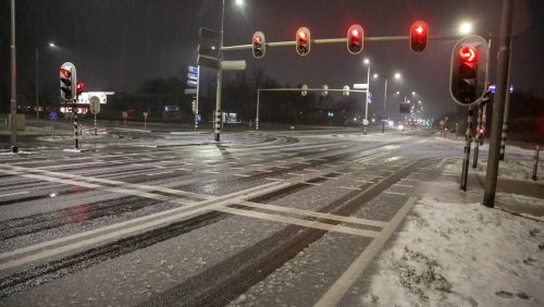 Sneeuw-Strooiwagens-de-weg-op-in-Nederweert-7