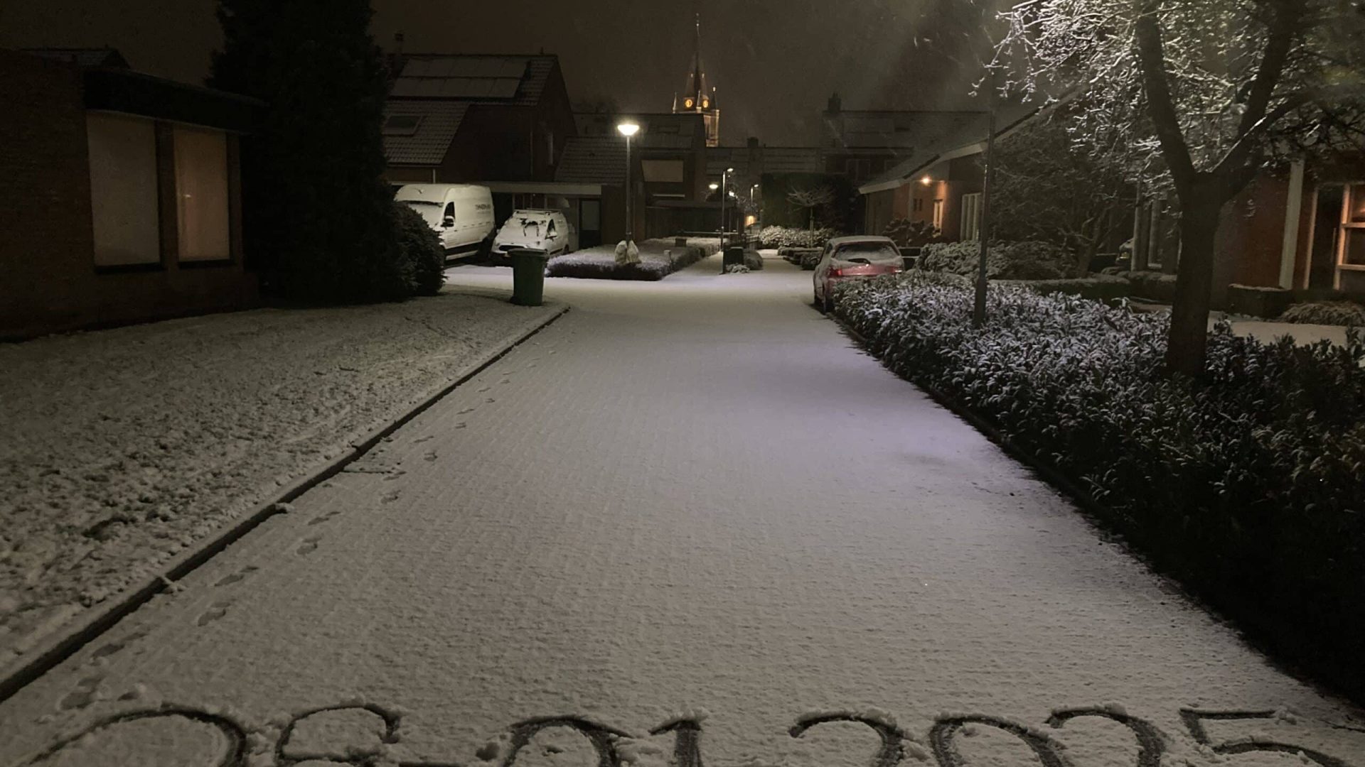 De sneeuwval begon woensdagavond - Foto Stef Polman