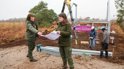 Start-bouw-uitkijktoren-in-De-Groote-Peel-2