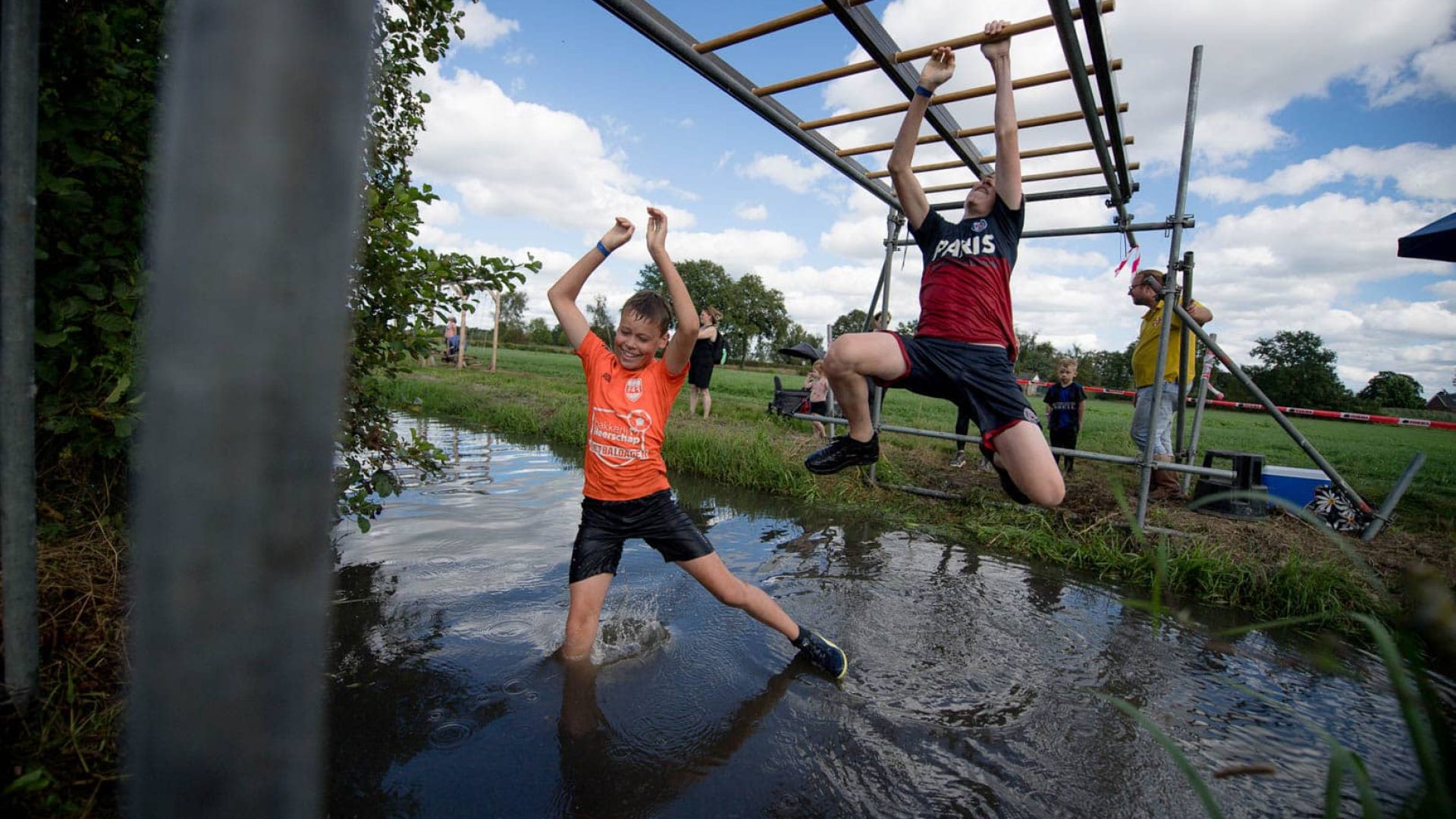 Succesvolle-Mudrun-trekt-groot-aantal-deelnemers-49