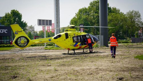 Traumahelikopter-naar-Nederweert-voor-medische-noodsituatie-Pastoor-van-der-Steenstraat-7