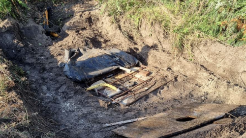 Vermoedelijk-drugsafval-gevonden-in-de-grond-aan-de-Bergdijk-in-Someren